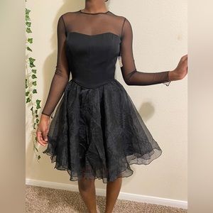 TOOTSIES DRESS, SIZE 6